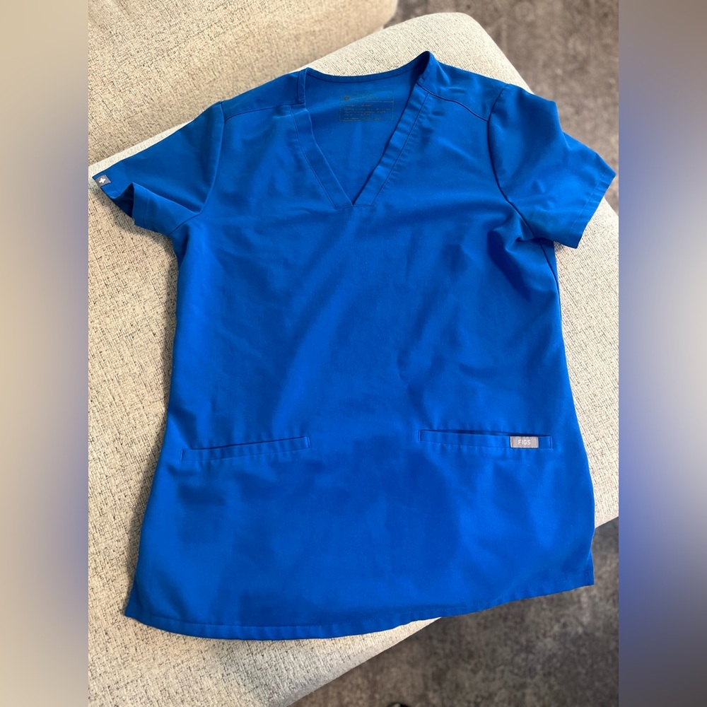 FIGS xsmall royal blow casma top